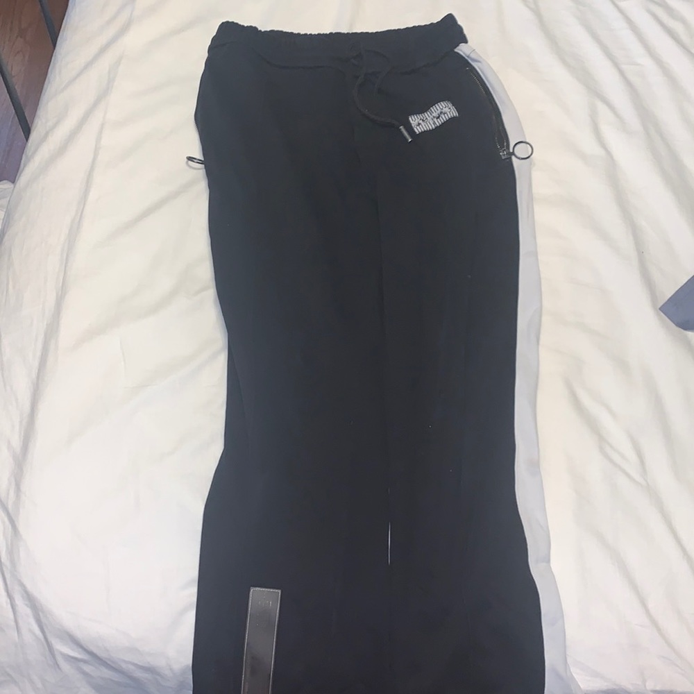 Stylish off white sweatpants